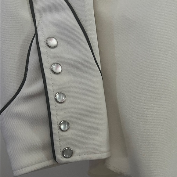 Ely Cattleman White Western Embroidered Shirt - Picture 5 of 6